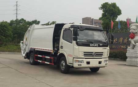 東風(fēng)多利卡壓縮式垃圾車8方